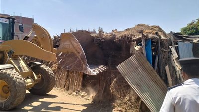 إزالة 3 حالات تعدٍ على الأراضي الزراعية بمساحة 532 مترًا بكوم حمادة في المهد