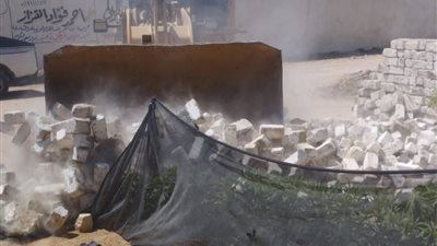 إزالة 10 حالات تعدٍ على أملاك الدولة ووقف أعمال بناء مخالفة بالبحيرة