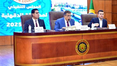 محافظ الدقهلية يوجه بتكثيف الاستعدادات لانتخابات مجلس الشيوخ ومتابعة النظافة باللجان