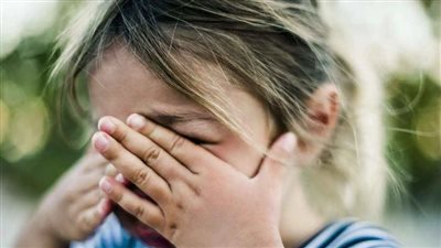 واقعة صادمة.. أب يحاول بيع طفلته مقابل 60 ألف دولار