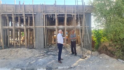  رئيس مياه قنا يتفقد مشروع محطة رفع  الصالحية 