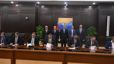 توقيع عقدي تسوية ودية لمنازعات تتعلق بعدد من الشركات الاستثمارية