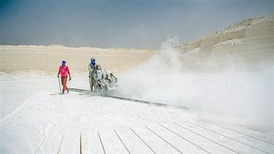 لقمة عيش بطعم الطوب الأبيض فى المنيا