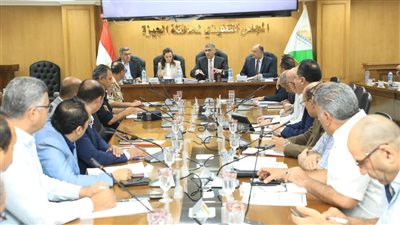 محافظ الجيزة يوجه بتطوير المراكز التكنولوجية وتسريع التصالح في مخالفات البناء