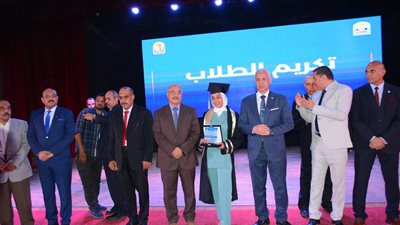 جامعة أسيوط تحتفل بتخريج الدفعة 42 من الطلاب والدفعة 26 من الطالبات