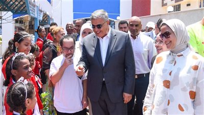 محافظ الإسكندرية يفتتح عددا من الميادين ومعرضا للمشغولات اليدوية