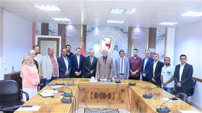 رئيس جامعة سوهاج يستجيب لمطالب شباب المنتجين ورواد الأعمال من مختلف القطاعات 