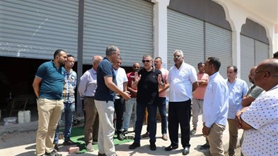 محافظ  البحر الأحمر يعلن الانتهاء من توصيل المرافق بمنطقة الحرفيين وبدء تسليم الورش