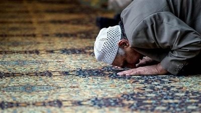 العالمي للفتوى: الصلاة وتلاوة القرآن سبيل الاستقامة ونهج الأخلاق