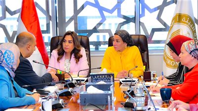 منال عوض تجتمع بالرئيس التنفيذي لجهاز تنظيم وإدارة المخلفات