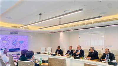 وزير البترول يلتقي رئيس مكتب الشئون الدولية بديوان عام الرئاسة ومدير الشركة العالمية القابضة