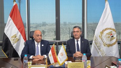 وزير التموين يبحث مع 