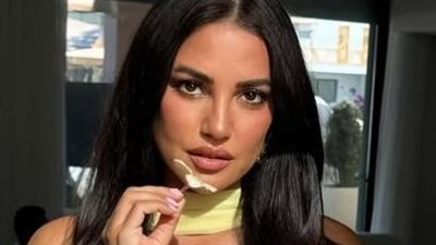 درة زروق تستعرض رشاقتها بفستان مجسم 