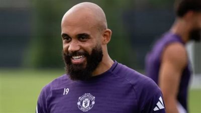 مبويمو: مانشستر يونايتد نادي أحلامي ورفضت عروضًا إنجليزية