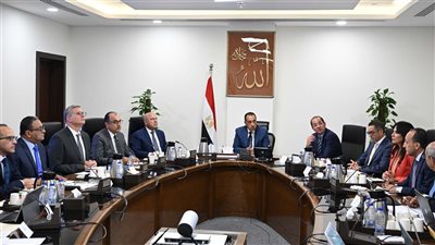 رئيس الوزراء يستعرض فرصًا استثمارية مع عدد من دول الخليج