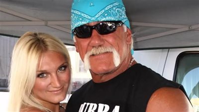 ابنة هالك هوجان تكسر صمتها بعد وفاته: 