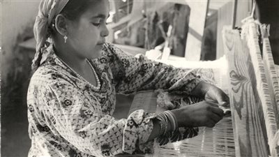 وزير الثقافة ينعى الفنانة النسّاجة فاطمة عوض