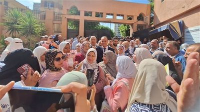 وداع كبير وممر شرفي لوكيل وزارة الصحة بالشرقية في ختام مسيرته بالمحافظة