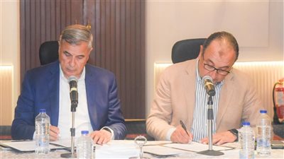 محافظ الإسكندرية يوقع بروتوكول لتوريد 120 أتوبيس غاز طبيعي 