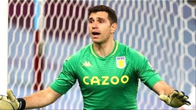 أستون فيلا يُغلق الباب في وجه مانشستر يونايتد: لا نية للتفريط في مارتينيز