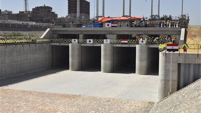 محافظ أسيوط يستقبل وزير الري ويتفقدان مشروع قناطر ديروط الجديدة 