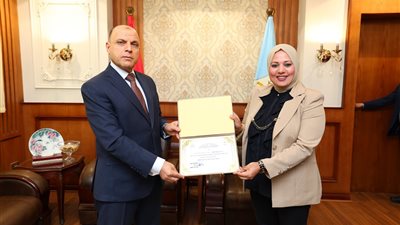 تكريم المتميزين من الهيئة العامة للتنمية الصناعية وإدارة الاستثمار بكفر الشيخ