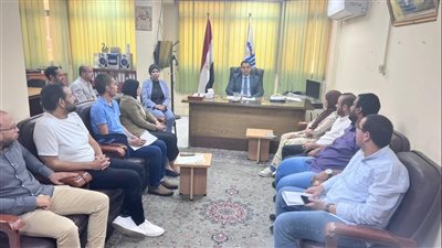 صحة قنا تعقد اجتماعًا مع فريق الوقائي لمناقشة معدلات الآداء بالوحدات والمستشفيات