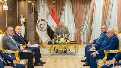 وزير الدولة للإنتاج الحربي يناقش مع سفير بلغاريا بالقاهرة سبل تعزيز التعاون المشترك