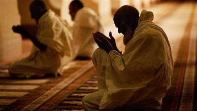 حكم تأخير الصلاة عن وقتها.. 