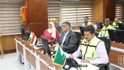 محافظ الجيزة يتابع الاستعدادات النهائية للعملية الانتخابية من مركز السيطرة للطوارئ والسلامة العامة