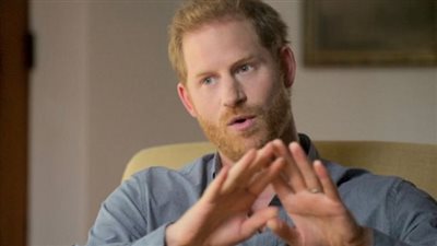 الأمير هاري يكسر صمته بشأن خلافه النفسي المزعوم مع الأمير أندرو