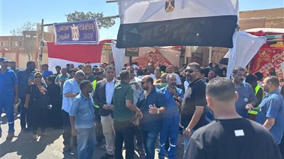 البحر الأحمر: حشود من العاملين بشركات البترول أمام اللجان الانتخابية 