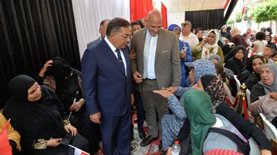 محافظ الدقهلية يتفقد سير العملية الانتخابية فى لجان مجلس الشيوخ