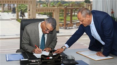 “محافظ أسوان يخفض الحد الأدنى لدرجات تنسيق القبول بالثانوي العام إلى 200 درجة” 