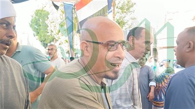 بحفاوة ودعم.. مرشح الوفد بالأقصر يستقبل مؤيديه من الناخبين بلجنة عمار بن ياسر  