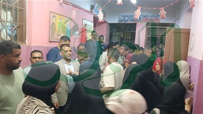 رئيس مدينة البياضية بالأقصر يتابع عملية التصويت 