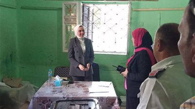 بعد سقوط مروحة عليها أمس بالمنوفية.. مستشارة النيابة الإدارية تستكمل الإشراف الانتخابي