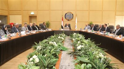 وزير الصناعة والنقل يترأس أعمال الجمعية العمومية العادية لشركة أكتا للنقل الجماعي 