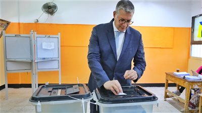 وزير البترول والثروة المعدنية يدلي بصوته في انتخابات مجلس الشيوخ  