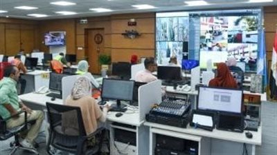 محافظ الاسكندرية يتفقد اللجان الانتخابية لمجلس الشيوخ 