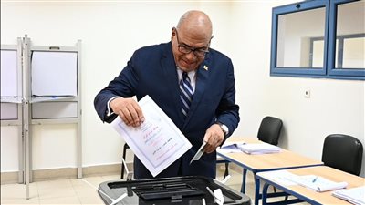 رئيس الهيئة العربية للتصنيع يدلي بصوته في انتخابات مجلس الشيوخ 