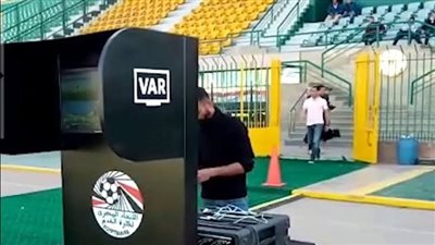 عامر العمايرة: لوائح فيفا لا تمنح الأندية حق الاطلاع على الـVAR