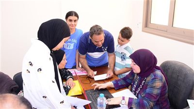 آلاف الطلاب يتوافدون على جامعة سوهاج الأهلية في أول أيام التقديم