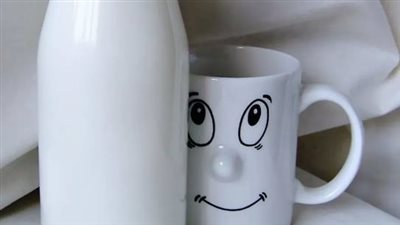 ليس آمناً للجميع... احذر 3 آثار جانبية للحليب الخالي من اللاكتوز