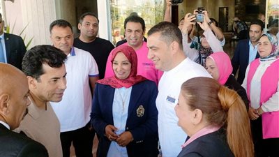 بالصور .. الان وصول الدكتور أشرف صبحى المدينة الشبابية بأبوقير 