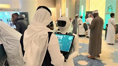 الروبوتات التفاعلية تخدم زوار ومشاركي مسابقة الملك عبدالعزيز الدولية للقرآن الكريم
