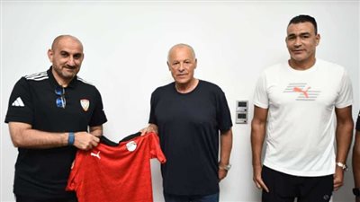 هاني أبو ريدة يتفقد ورشة عمل مدربي المنتخبات