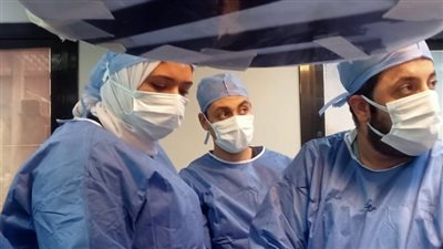 عملية دقيقة بمستشفى ديرب نجم تنقذ حياة مريضة من حصوة متشعبة بحجم 8 سم