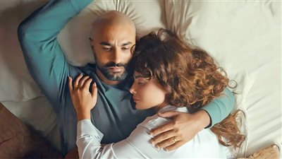 «220 يوم».. دراما مثيرة تجمع صبا مبارك وكريم فهمى