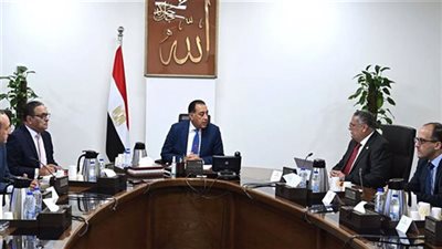 رئيس الوزراء يتابع إنجازات وخطط الهيئة الاقتصادية للمثلث الذهبي